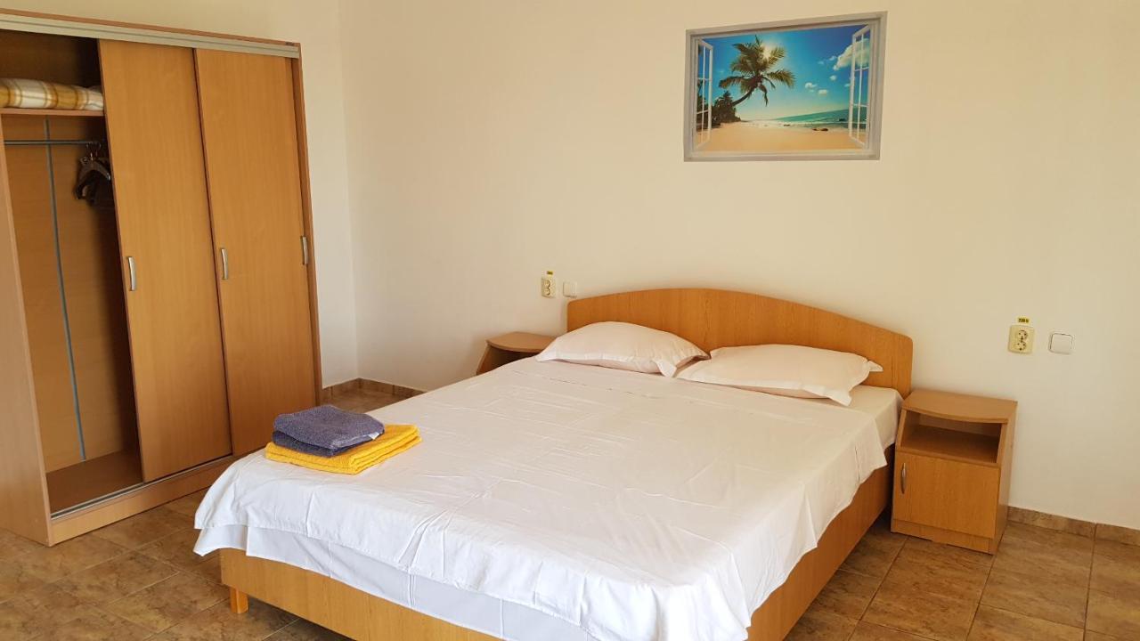 Vila Evy Hotel Костинещи Екстериор снимка